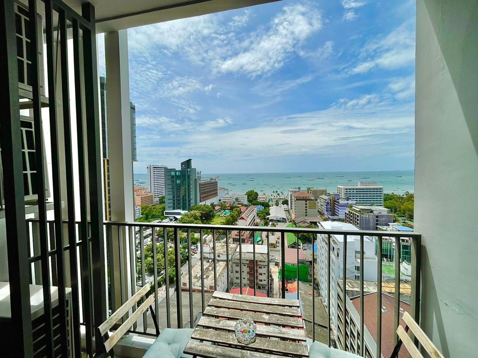 Apartmán The Base Deluxe Pattaya Exteriér fotografie